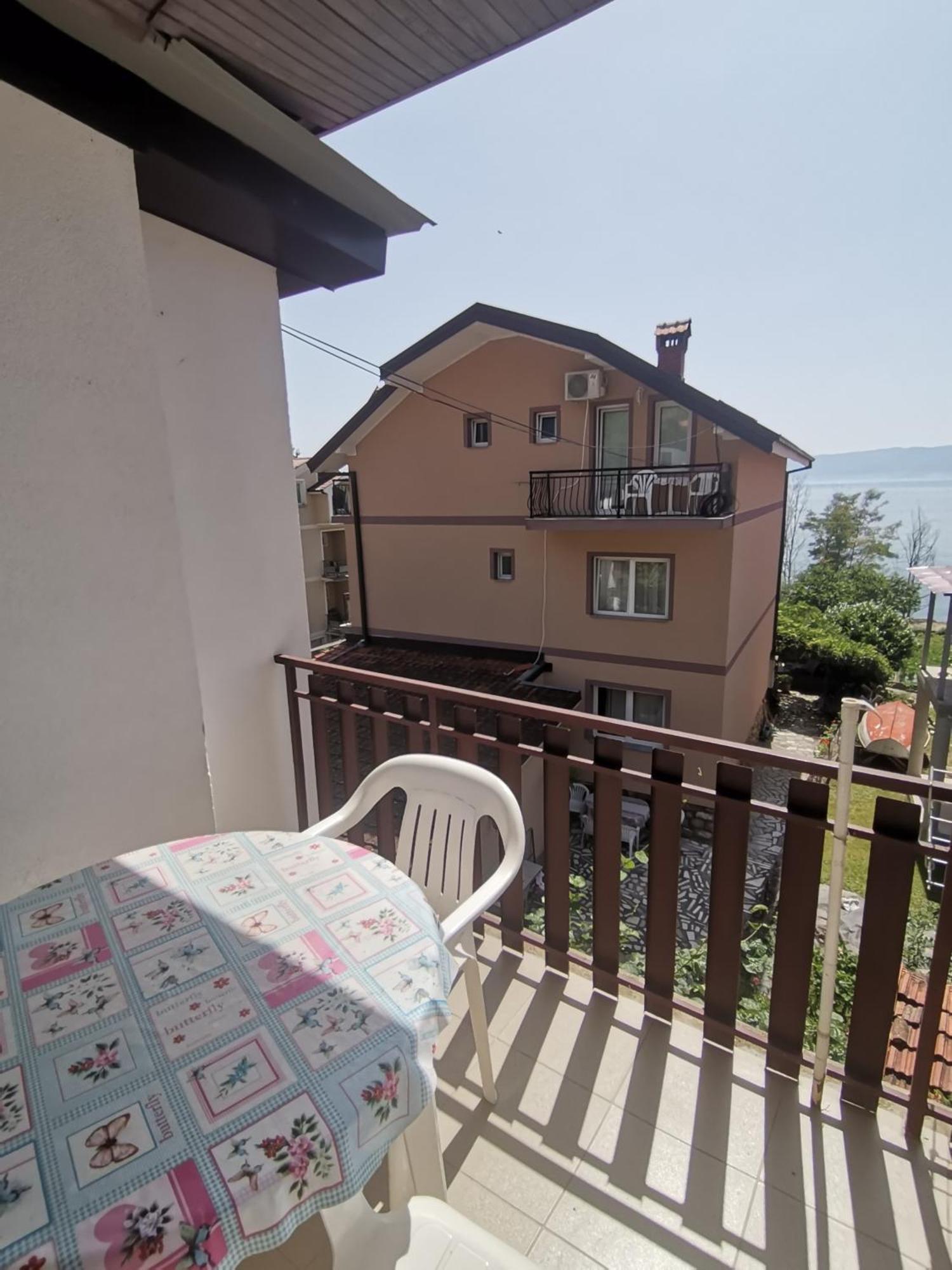 Guesthouse Zimovski Peštani Exteriör bild