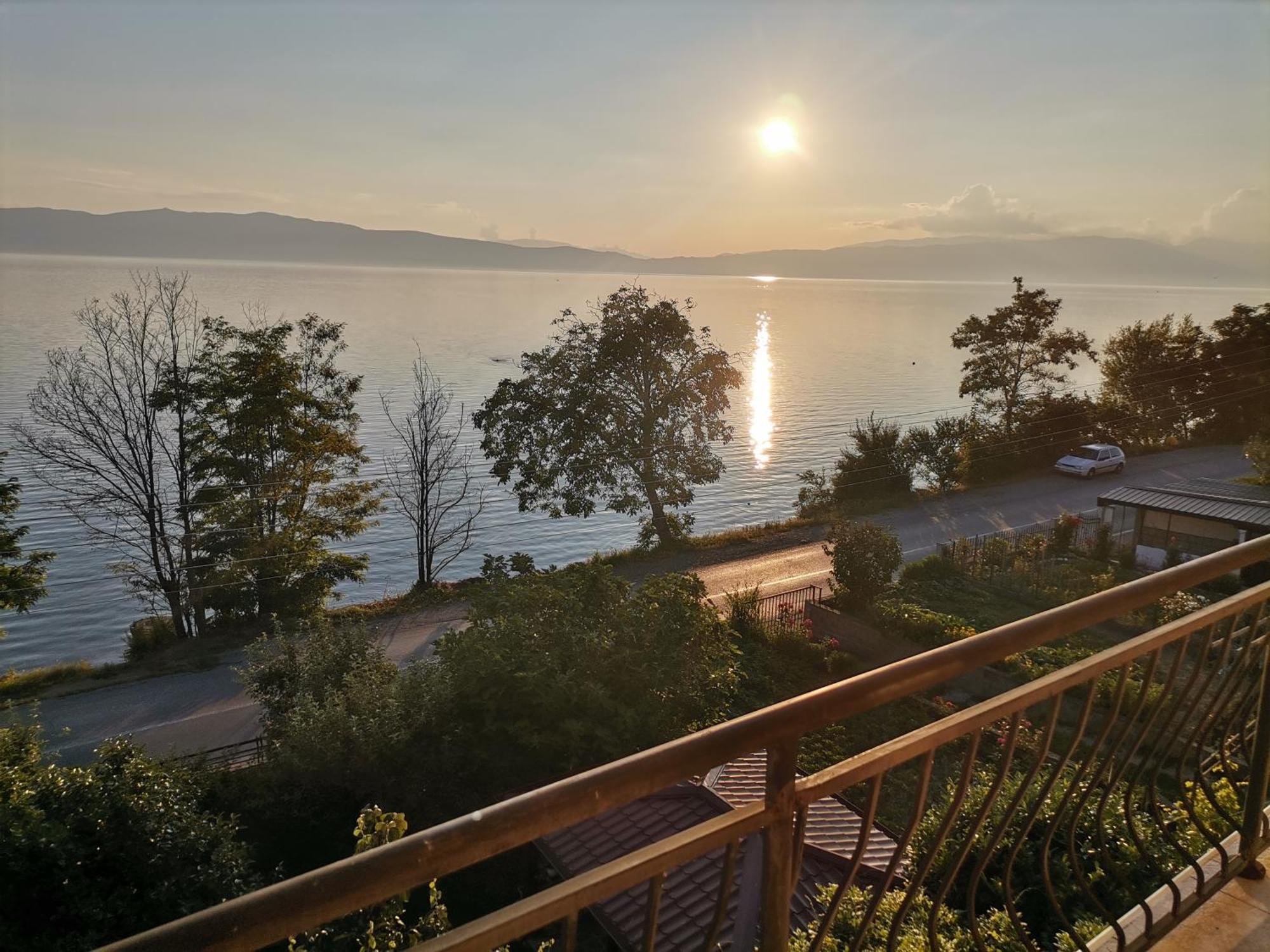 Guesthouse Zimovski Peštani Exteriör bild