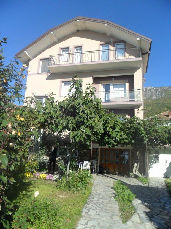 Guesthouse Zimovski Peštani Exteriör bild