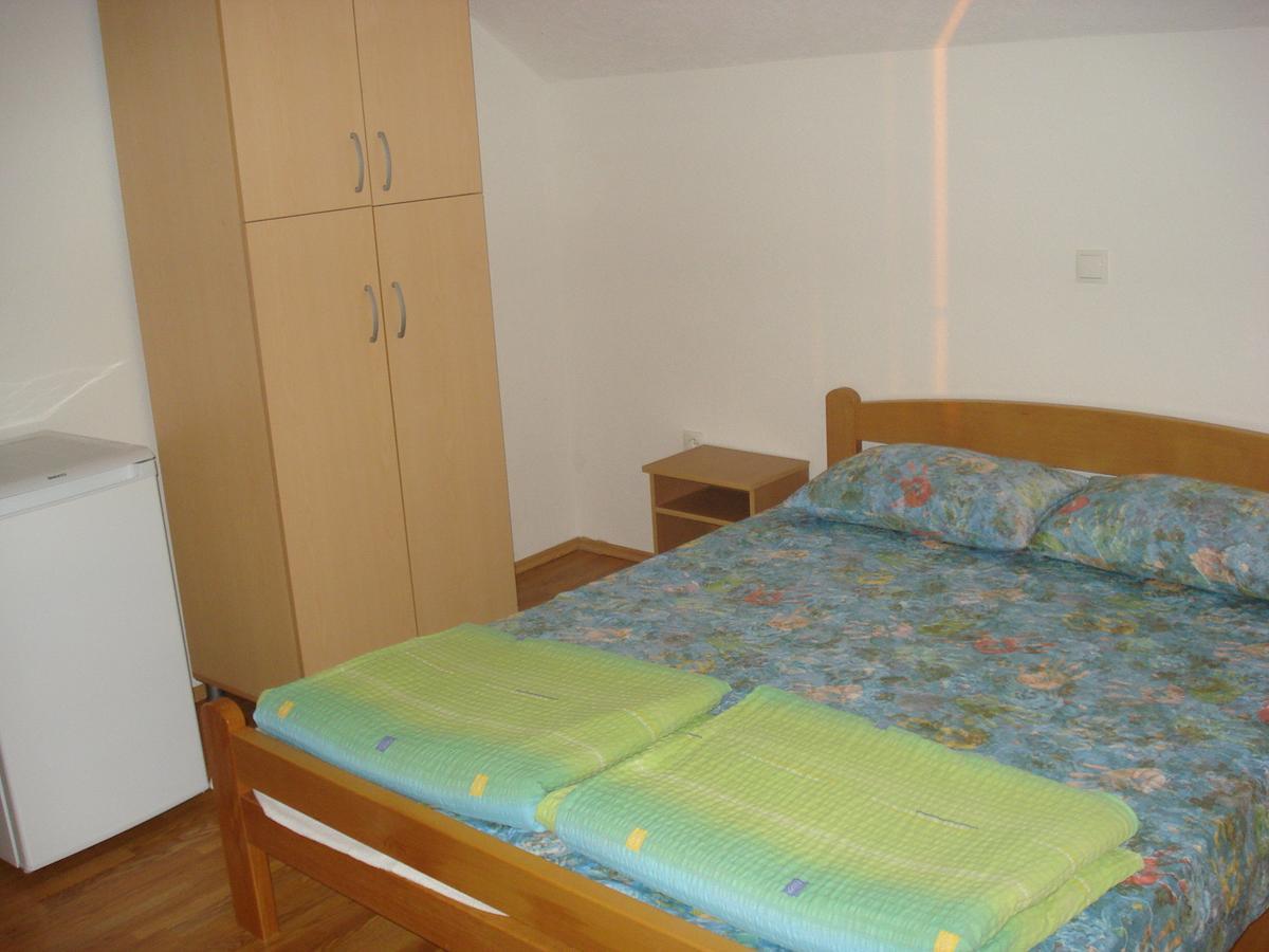 Guesthouse Zimovski Peštani Exteriör bild
