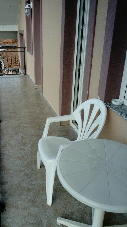 Guesthouse Zimovski Peštani Exteriör bild