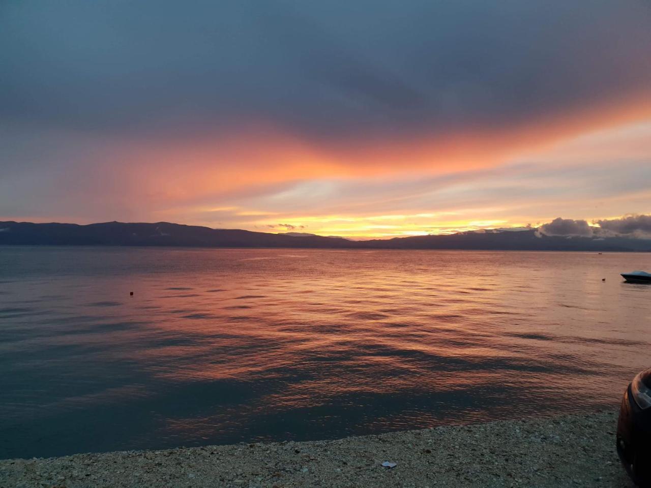 Guesthouse Zimovski Peštani Exteriör bild
